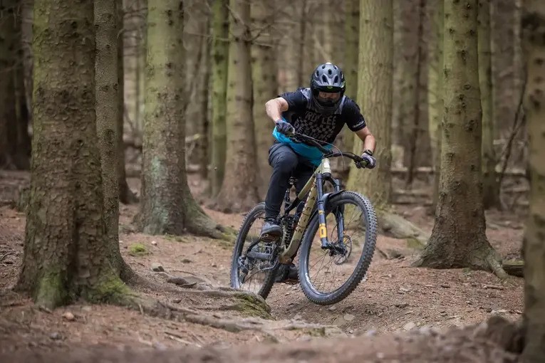 How to Choose the Right Mountain Biking Safety Gear