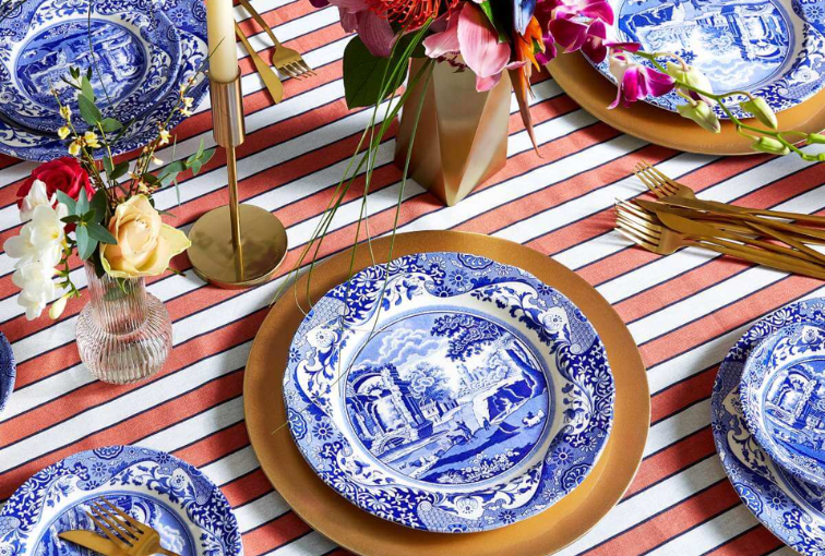 Why Is the Blue Italian Crockery Set Being Hyped Up?